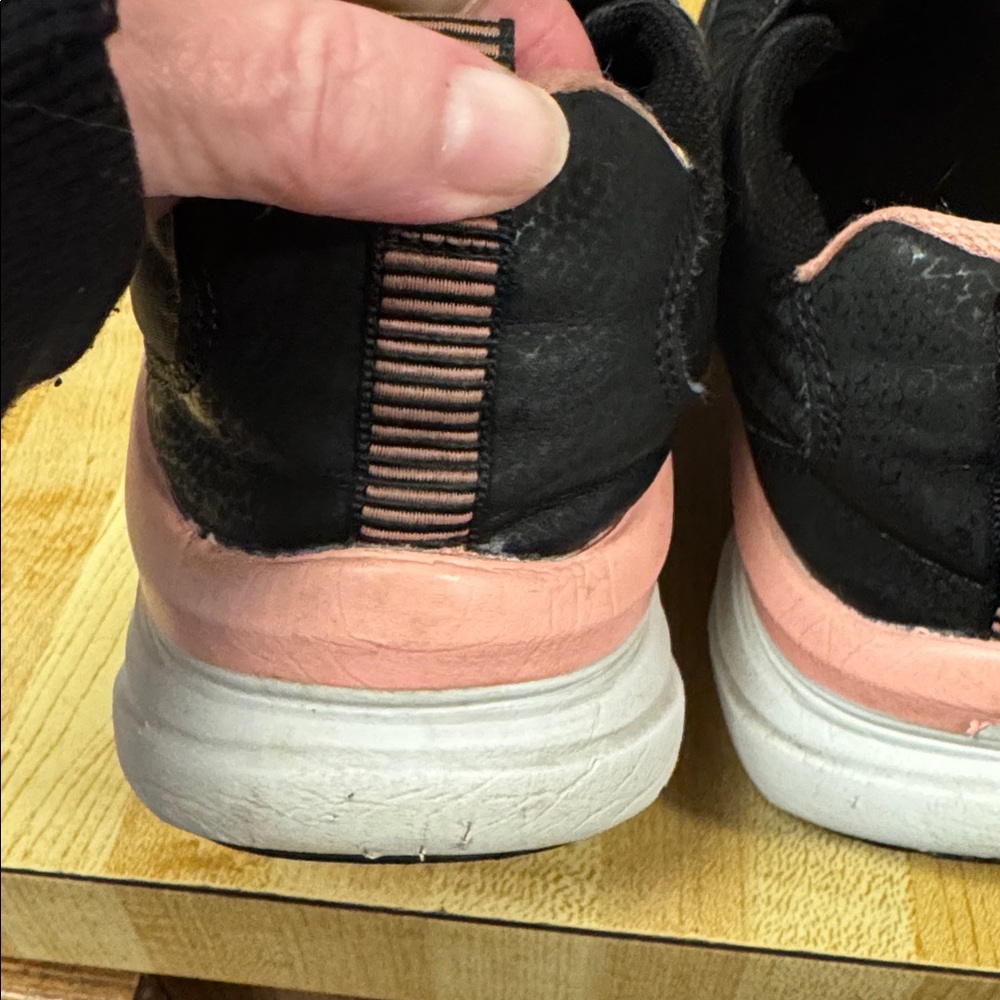 Skechers D'LUX Walker Charcoal and Coral Shoes - Picture 6 of 6